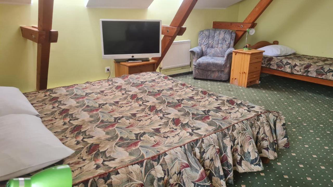 Hotel Tukums Kültér fotó